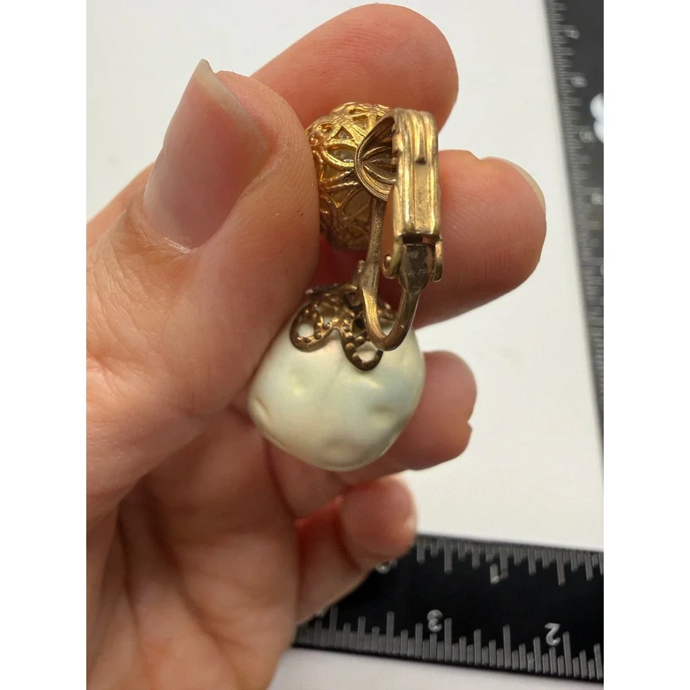 Vintage Baroque Faux Pearl Double Drop Clip On Earrings Gold Tone Filigree‎ Caps